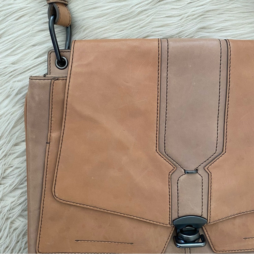 Kooba Tan Two Tone Leather Crossbody Saddle Bag Messenger Tote Large Purse - Picture 4 of 16